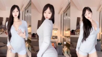 快手极品网红 小烧卖 土豪定制骚舞福利流出 丰乳肥臀狂野诱惑 情趣内衣撩拨心弦 极致淫骚！